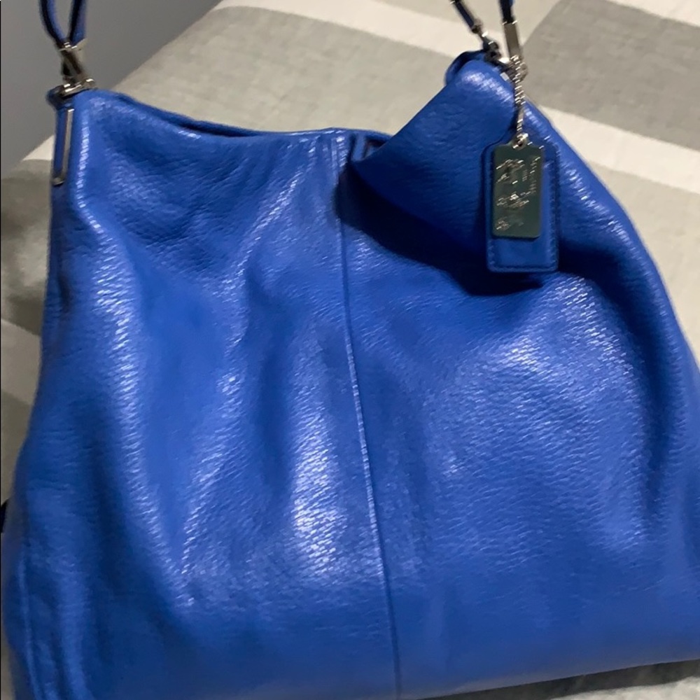 Periwinkle Large coach Phoebe